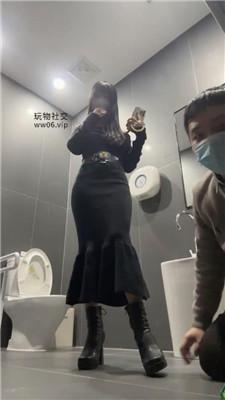 【茉狸】餐厅公共厕所羞辱厕奴 bf50085 艾彩调教库 第2张