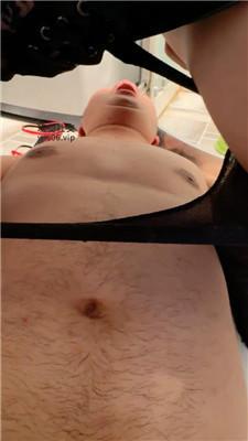 【jenn】情侣主卫生间虐绿帽【双视角版】 bf50369 艾彩调教库 第8张