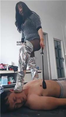 【凤主大人】反绑长靴高跟踩踏虐乳 bf50756 艾彩调教库 第17张