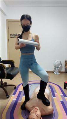 【南月女神】保鲜膜捆绑-坐脸窒息-长靴踩踏鞭打 bf50731 网友原创 第3张