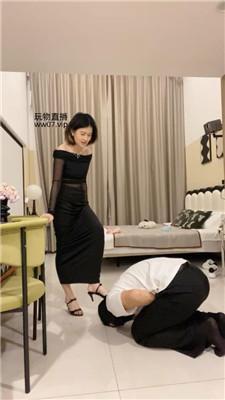 【甜味药丸】御姐范S-高跟凉鞋+小白鞋碾压踩 bf50749 网友原创 第4张