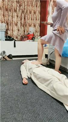 【沫嫣】母畜-骑马/舔小白鞋黑丝/碾压踩踏【双视角版】 JS250224-22 网友原创 第11张