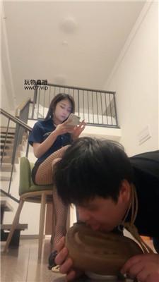 【喵酱紫】高跟网袜踩/抽耳光/强迫圣水 bf50668 艾彩调教库 第12张