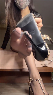 【雅雅】黑丝乳母    250221-37 艾彩调教库 第5张