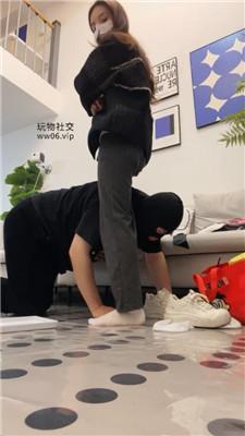 【香芋朱朱】骑马狗爬/重度sp/脚踩喂食/舔小白鞋白袜 JS250222-9 网友原创 第4张