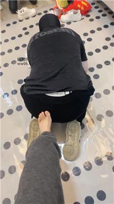 【香芋朱朱】骑马狗爬/重度sp/脚踩喂食/舔小白鞋白袜 JS250222-9 网友原创 第8张