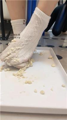 【香芋朱朱】骑马狗爬/重度sp/脚踩喂食/舔小白鞋白袜 JS250222-9 网友原创 第12张