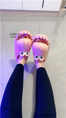 【怡宝】吃脚底    250217-23 艾彩调教库 第3张
