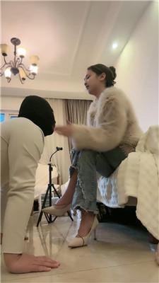 【乔妹】嘴叼高跟虐乳/转胯/玉足狂舔 bf50501-HD绳艺资源网