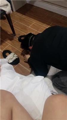 【小凤梨】姐妹花玩虐废物绿帽【双视角版】 JS250219-33 艾彩调教库 第12张