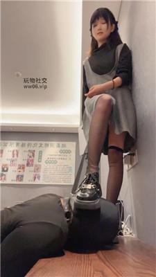 【素人挖掘机】可爱小主皮鞋黑丝虐绿奴 bf50477 艾彩调教库 第11张