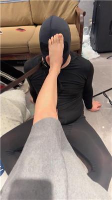 【素人挖掘机】可爱小主皮鞋黑丝虐绿奴 bf50477 艾彩调教库 第13张