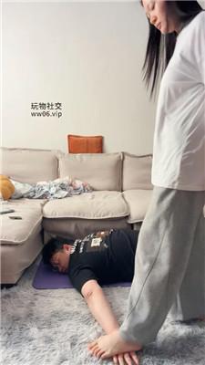 【埋汰】美足踩虐废物家奴 JS250217-8 艾彩调教库 第7张