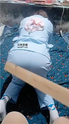【伪娘和人妻】蓬头垢面的狗恋足舔 JS250228-21 艾彩调教库 第3张