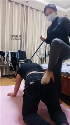 【小姨】夹子虐乳/狗链遛狗/散鞭抽打 JS250111-13 艾彩调教库 第2张