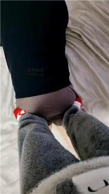 【小羊咩咩】自己抽耳光/棉袜脚踩踏  JS250110-5 艾彩调教库 第4张