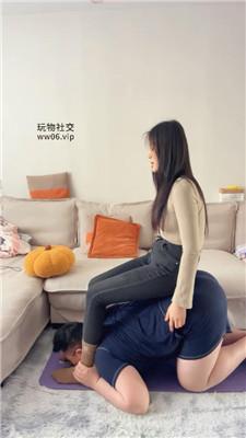 【埋汰】牛仔裤坐脸/原味棉袜脚踩虐 JS250109-31 艾彩调教库 第4张