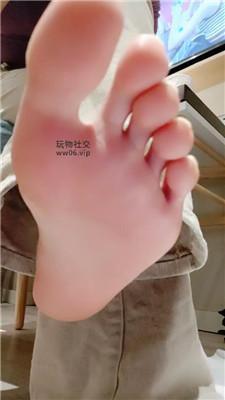 【玥野兔】沉浸式-脏鞋白棉袜玉足狂舔 JS250111-4 艾彩调教库 第12张