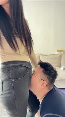 【埋汰】牛仔裤坐脸/原味棉袜脚踩虐 JS250109-31 艾彩调教库 第12张