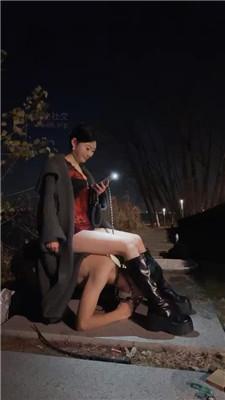 【南京小小】深夜户外遛狗/长靴踩踏坐脸 bf49201 艾彩调教库 第17张
