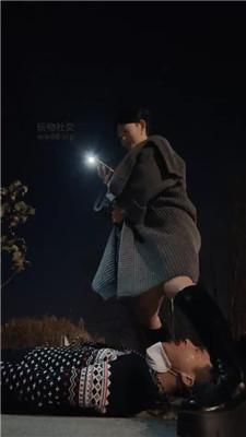 【南京小小】深夜户外遛狗/长靴踩踏坐脸 bf49201 艾彩调教库 第4张