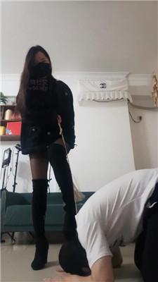 【漫漫】长靴踢裆/骑马狗链遛狗 bf49191 艾彩调教库 第2张