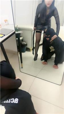 【乔伊】素人S-黑丝美腿镜前羞辱【双视角版】 JS250315-27 艾彩调教库 第5张