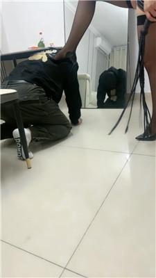 【乔伊】素人S-黑丝美腿镜前羞辱【双视角版】 JS250315-27 艾彩调教库 第3张