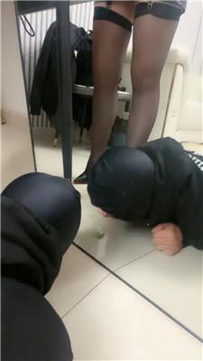 【乔伊】素人S-黑丝美腿镜前羞辱【双视角版】 JS250315-27 艾彩调教库 第10张