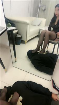 【乔伊】素人S-黑丝美腿镜前羞辱【双视角版】 JS250315-27 艾彩调教库 第16张