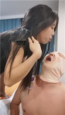 【芝芝女王】踩踏喂食鞭打 JS250315-31 艾彩调教库 第12张