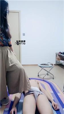 【南月女神】白袜脚踩废物奴 JS250315-22 艾彩调教库 第6张