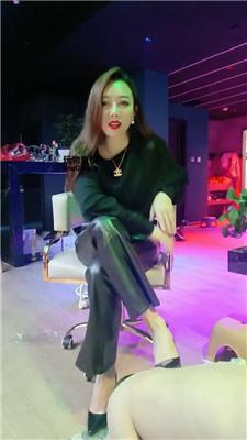 【咩祖】坐脸窒息-玉足狂舔 bf51401 艾彩调教库 第5张