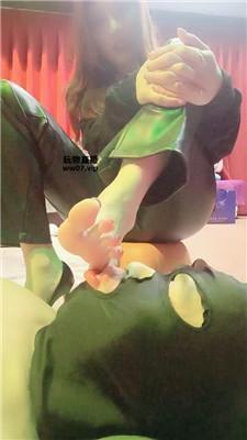 【咩祖】坐脸窒息-玉足狂舔 bf51401 艾彩调教库 第9张