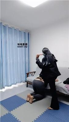 【木子】重度鞭打踩踏狗继父 JS250315-18 艾彩调教库 第4张
