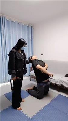 【木子】重度鞭打踩踏狗继父 JS250315-18 艾彩调教库 第12张