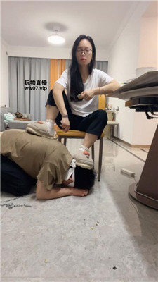 【南月女神】骑马伺候吃早餐-舔马桶-舔玉足 JS250314-7 艾彩调教库 第14张