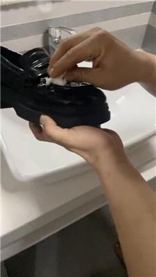 【沐沐大大】喝圣水/舔皮鞋白袜黑丝 JS250313-21 艾彩调教库 第8张
