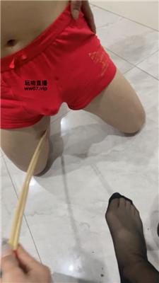 【沐沐大大】喝圣水/舔皮鞋白袜黑丝 JS250313-21 艾彩调教库 第4张