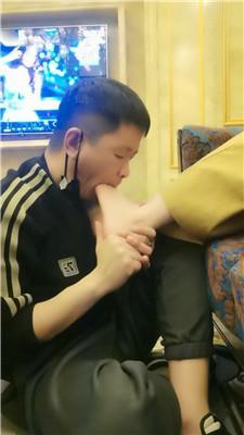【文文文】素人S-酸臭脚丫蹂躏踩 JS250313-28 艾彩调教库 第6张