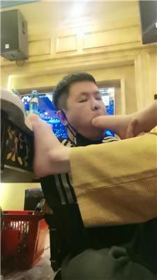 【文文文】素人S-酸臭脚丫蹂躏踩 JS250313-28 艾彩调教库 第3张
