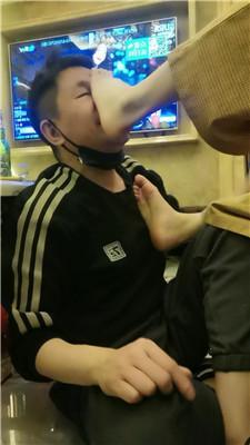 【文文文】素人S-酸臭脚丫蹂躏踩 JS250313-28 艾彩调教库 第7张