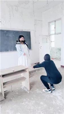 【营】户外-荒废教室惩罚学生奴【上】 JS250312-3 艾彩调教库 第3张