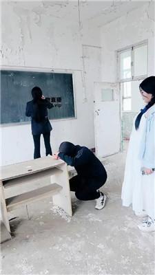 【营】户外-荒废教室惩罚学生奴【上】 JS250312-3 艾彩调教库 第4张