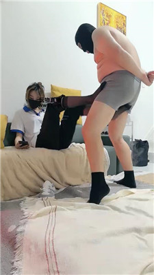 【车厘子】学生主-运动鞋踢踹踩老师 bf51299 艾彩调教库 第20张