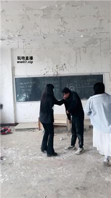 【大小姐】户外-荒废教室惩罚学生奴【下】 JS250312-4 艾彩调教库 第3张
