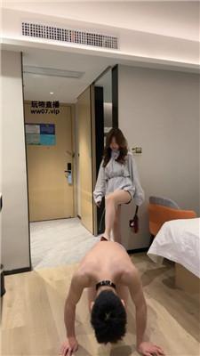 【小7S】高跟美腿踢踹踩虐-滴蜡 bf51486 艾彩调教库 第7张