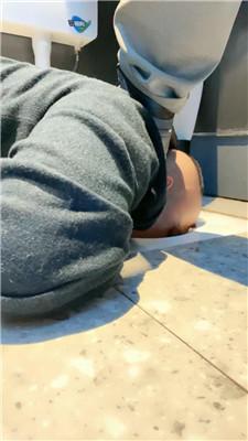 【斯羽情侣主】KTV-情侣主-脏鞋踩虐绿帽【双视角版】 JS250318-12 艾彩调教库 第11张