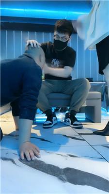【斯羽情侣主】KTV-情侣主-脏鞋踩虐绿帽【双视角版】 JS250318-12 艾彩调教库 第6张