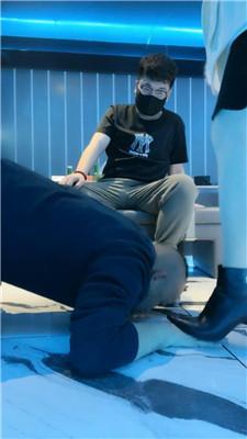 【斯羽情侣主】KTV-情侣主-脏鞋踩虐绿帽【双视角版】 JS250318-12 艾彩调教库 第5张